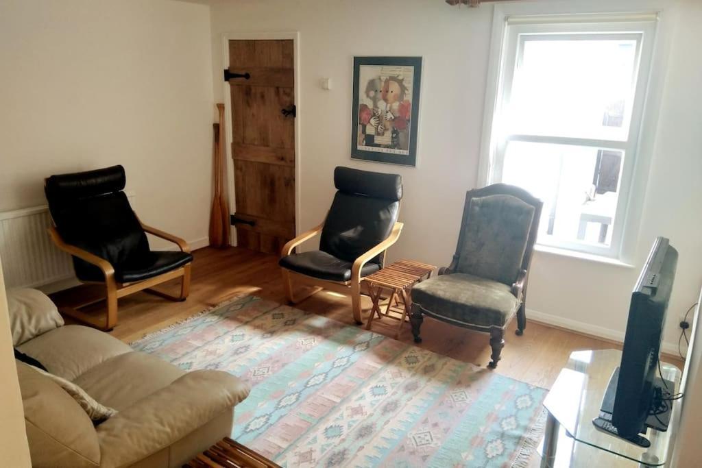 Welcoming Cottage In Chichester Near City Centre מראה חיצוני תמונה