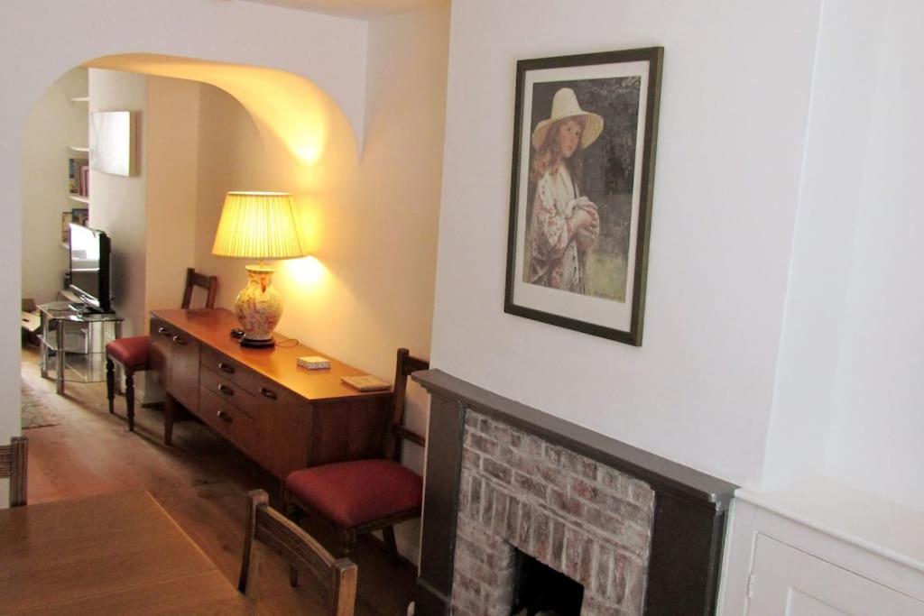 Welcoming Cottage In Chichester Near City Centre מראה חיצוני תמונה