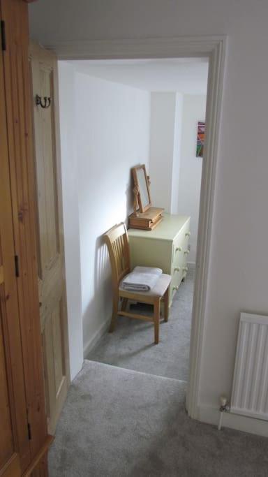 Welcoming Cottage In Chichester Near City Centre מראה חיצוני תמונה