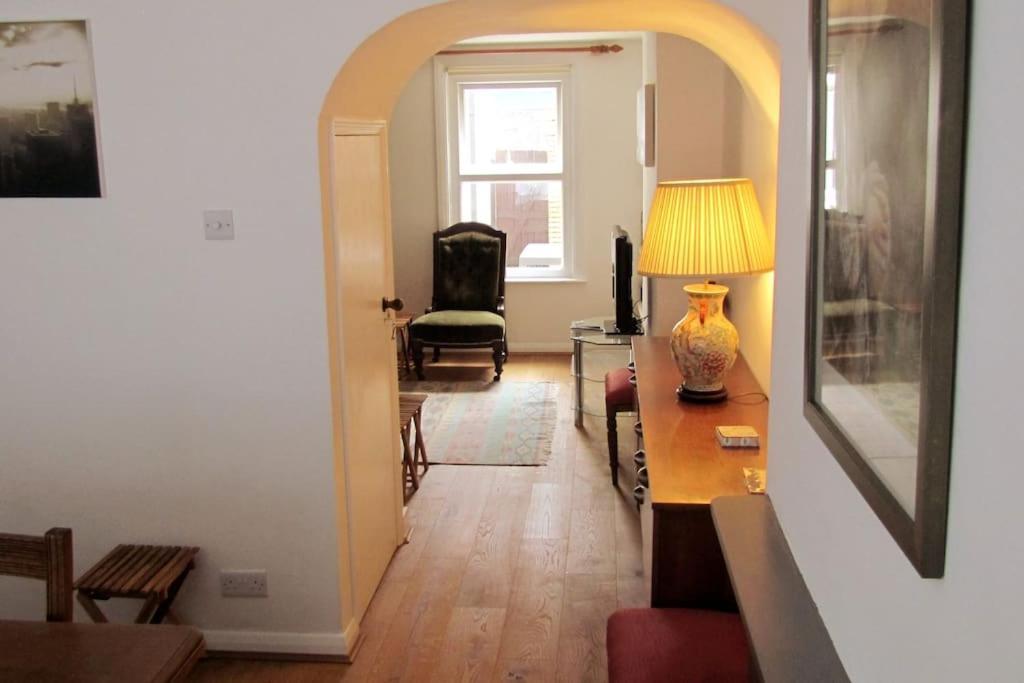 Welcoming Cottage In Chichester Near City Centre מראה חיצוני תמונה