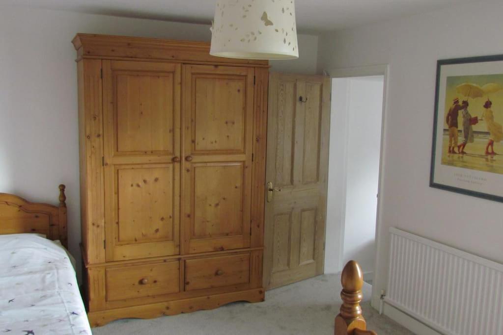 Welcoming Cottage In Chichester Near City Centre מראה חיצוני תמונה