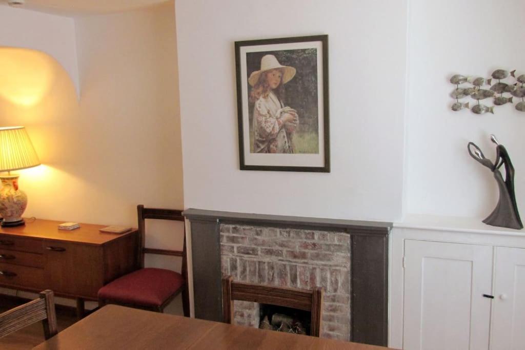 Welcoming Cottage In Chichester Near City Centre מראה חיצוני תמונה